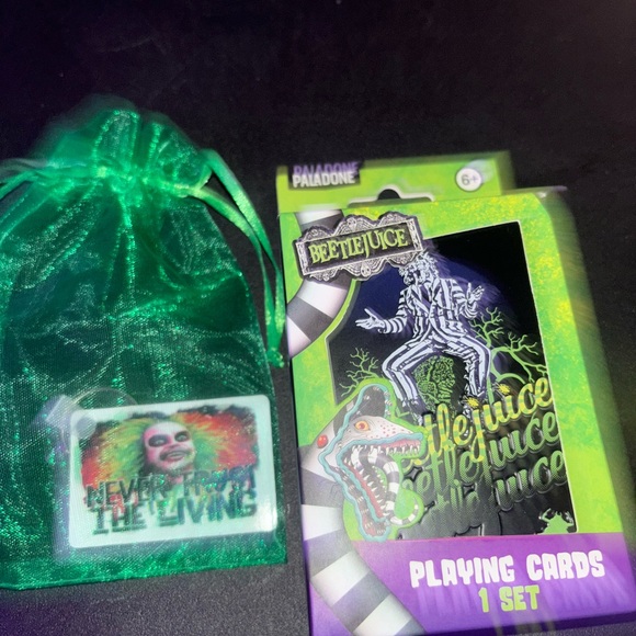 Beetle Juice Playing cards and keychain - Picture 3 of 6